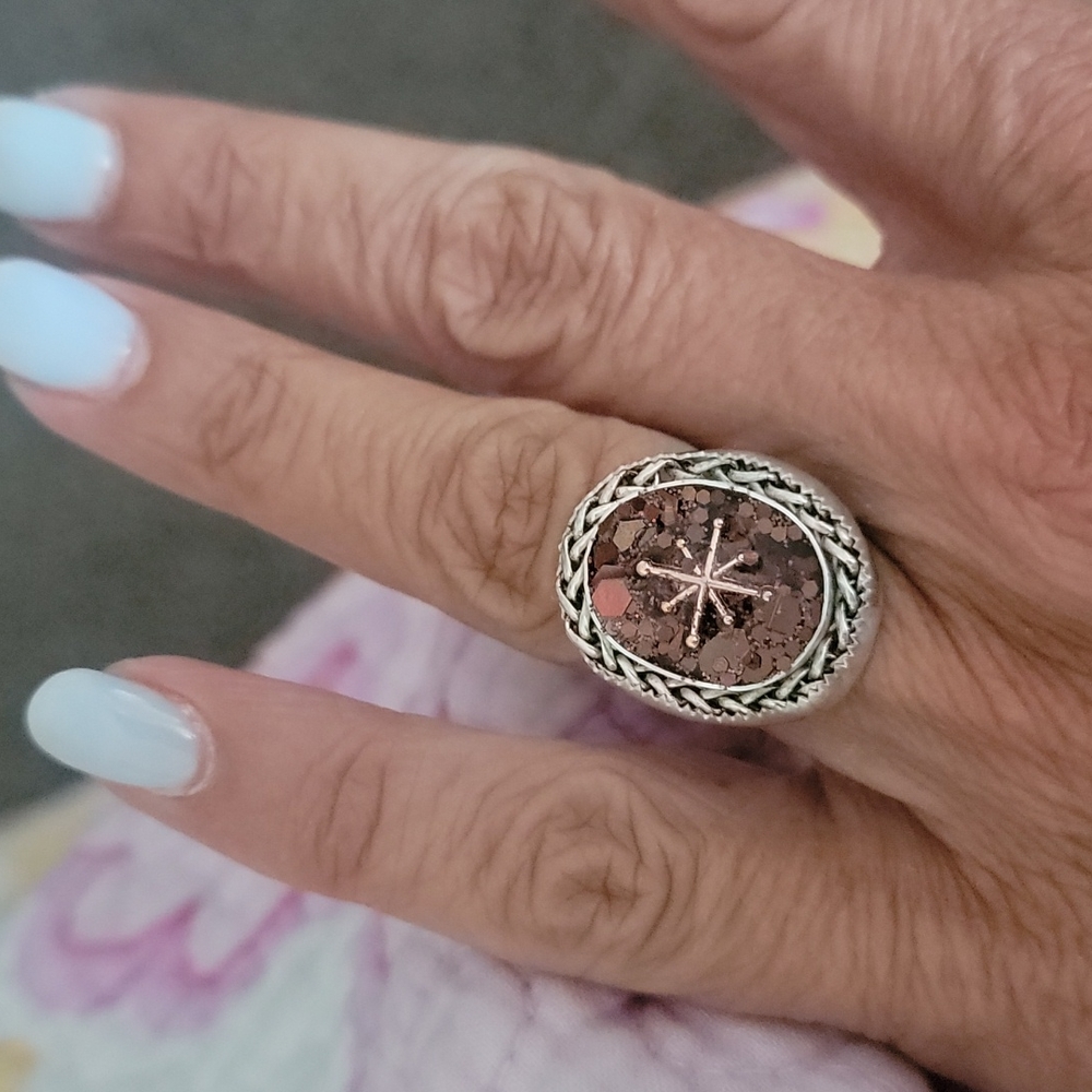 RING - Picture 5 of 5